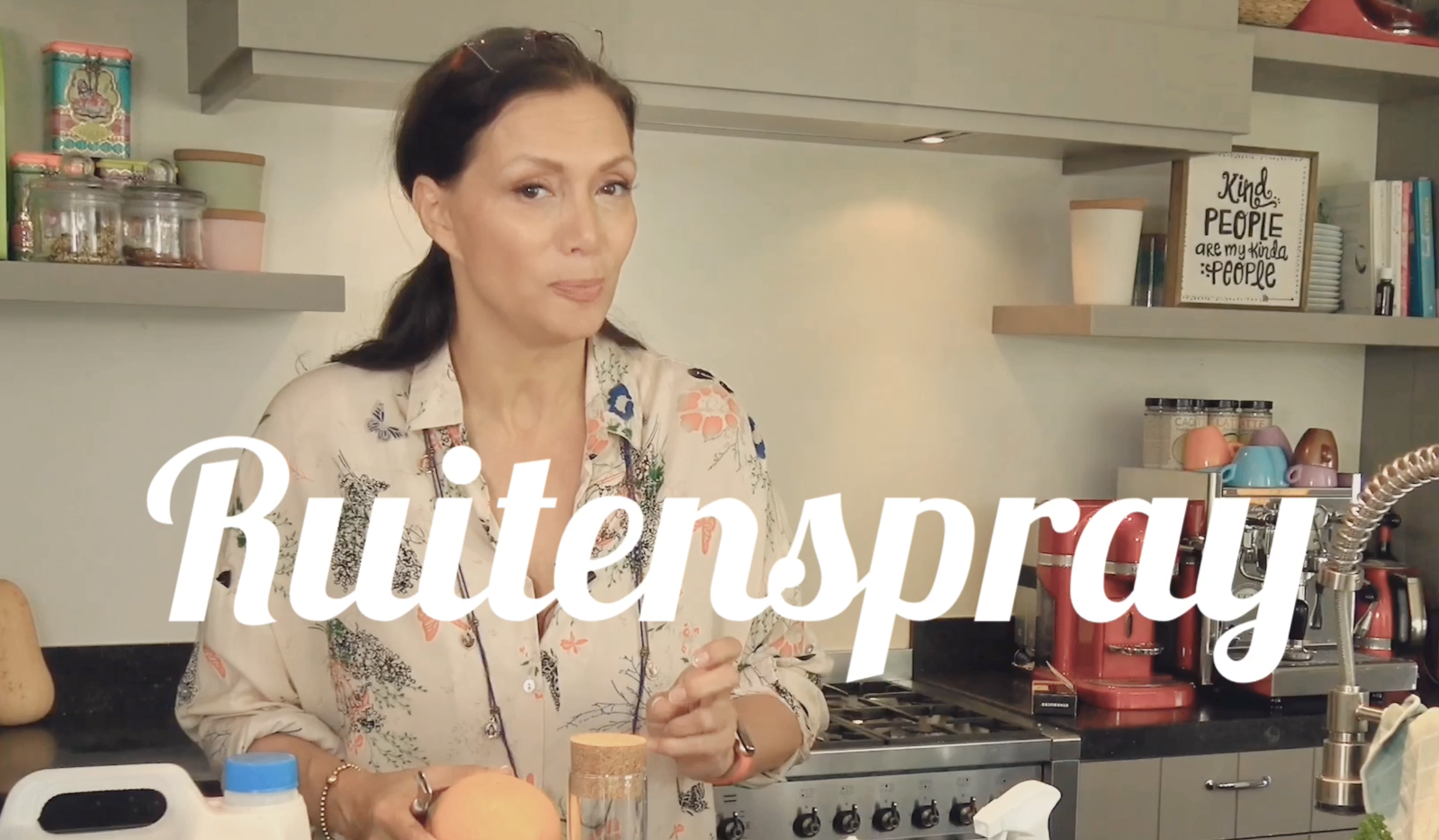 Ruitenspray & allesreiniger om geld & planeet te sparen in nog geen mar10 minuutjes maar 2!