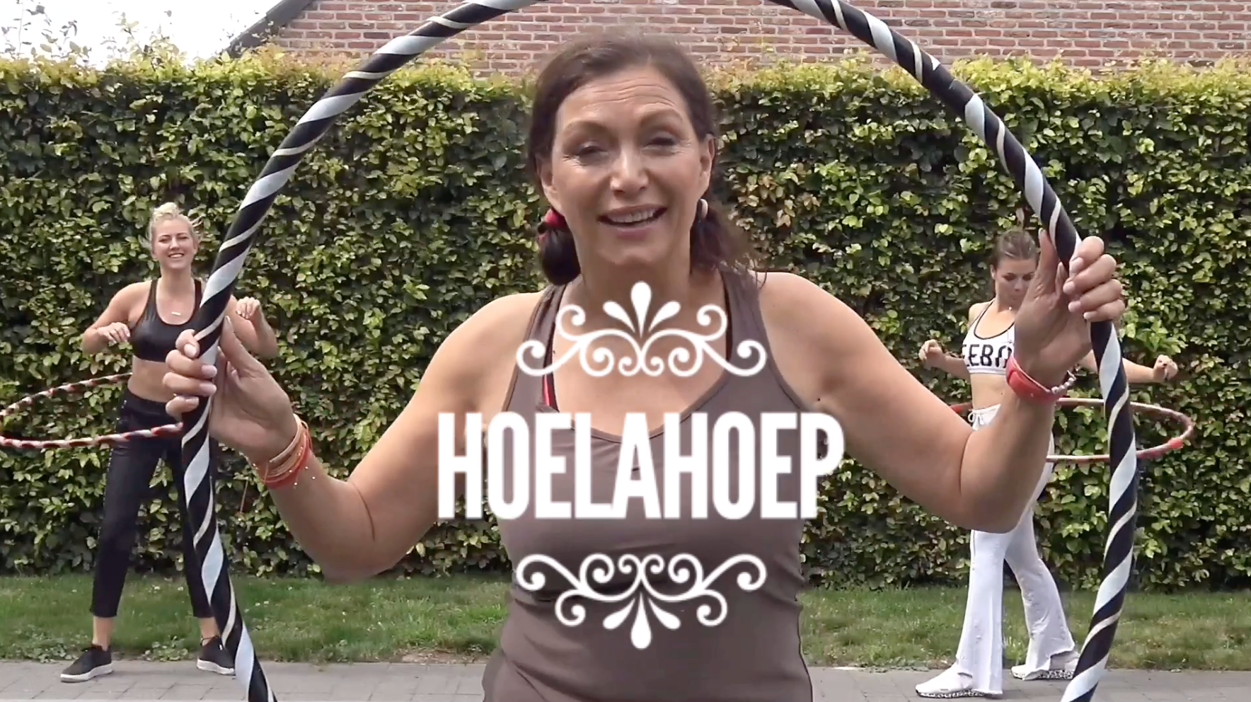 Hoelahoepen is plezant ...en moeilijk ...